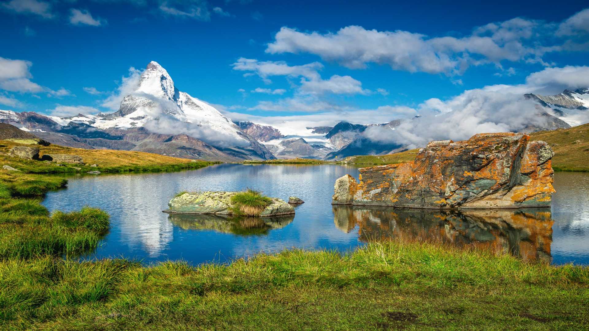 Matterhorn and Lake Stellisee in summer?400x200;crop