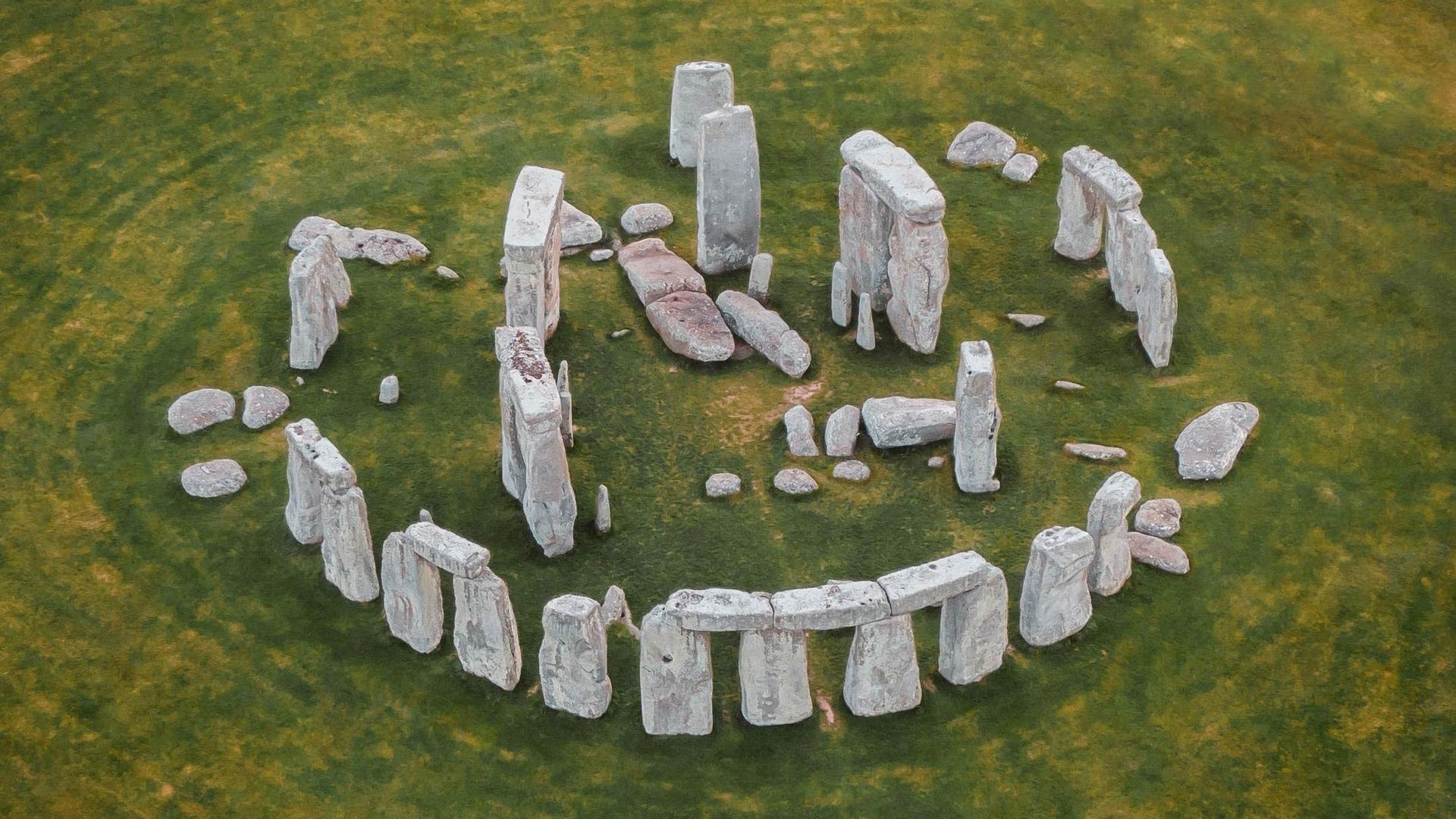 Aerial view of the Stonehenge in South England?400x200;crop