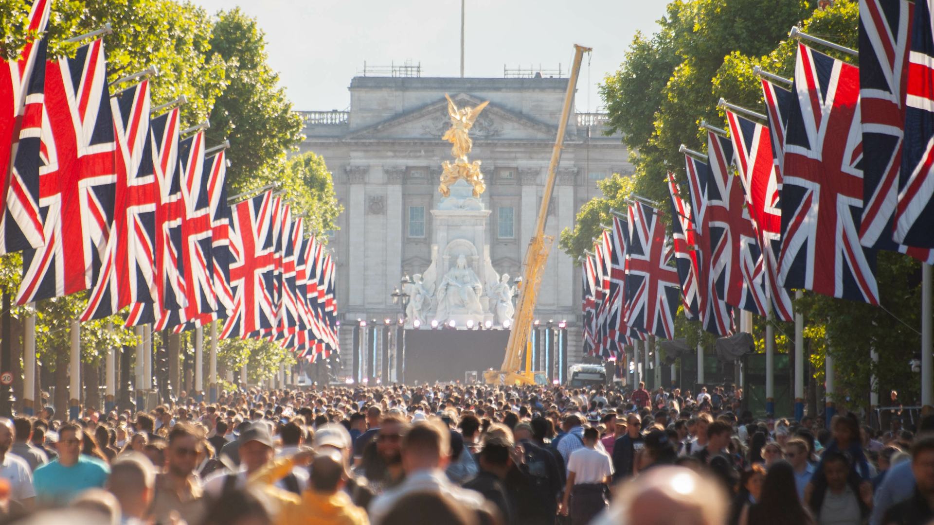 People gathred in London to celebrate the Queen's Jubilee